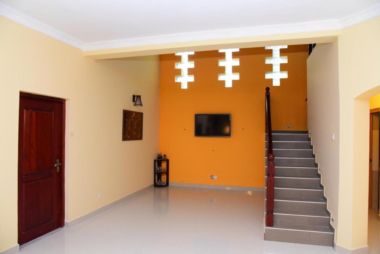 Airport Blessings Villa Катунаяка Экстерьер фото